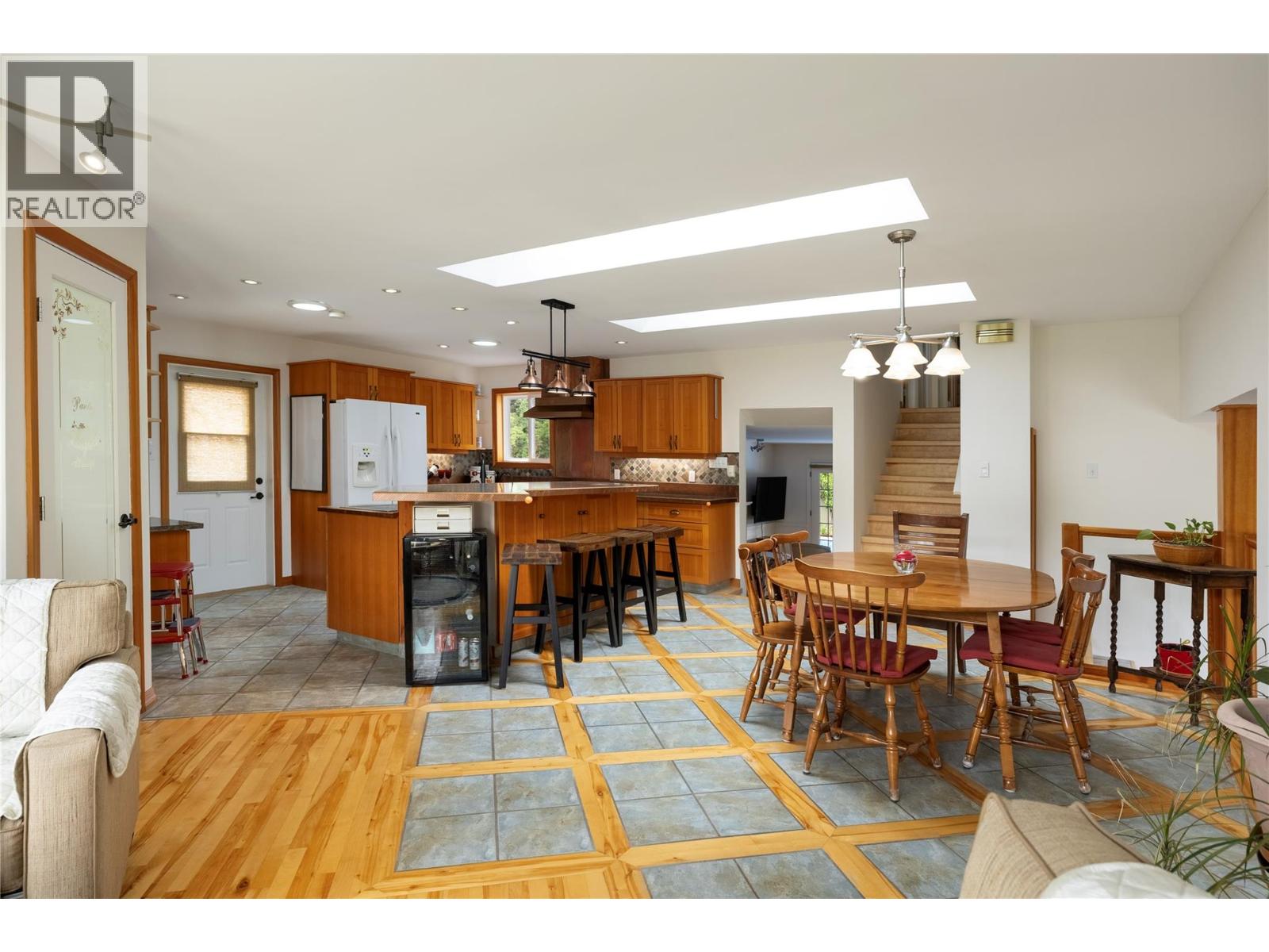 1203 41 Avenue, Vernon, British Columbia  V1T 8A6 - Photo 7 - 10353837
