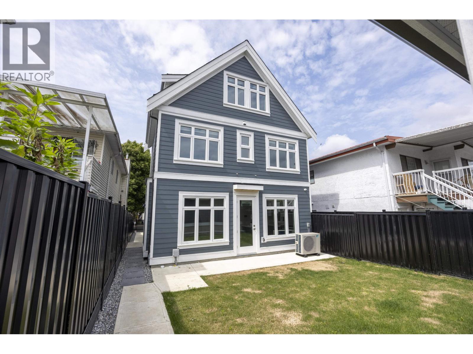 2 5808 LANARK STREET, Vancouver, British Columbia