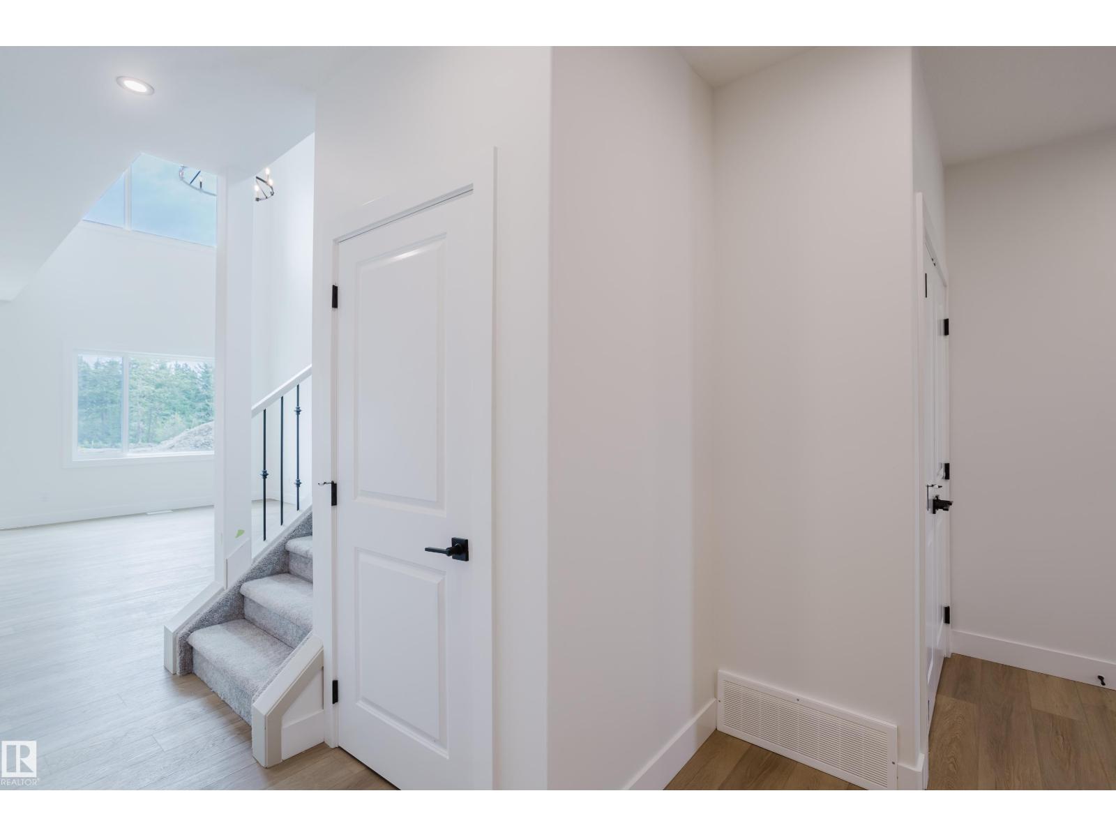Property at 53 RENWYCK PL image 4