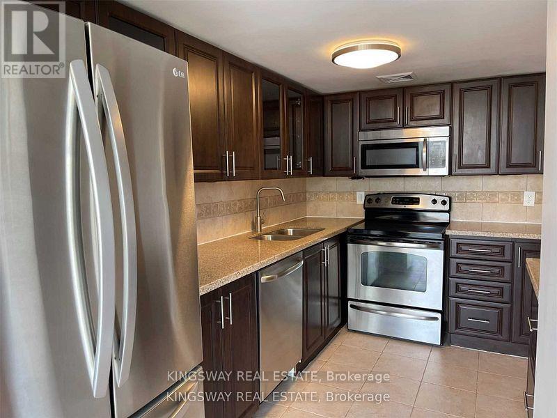 509 - 350 Webb Drive N, Mississauga, Ontario  L5B 3W4 - Photo 3 - W12338528