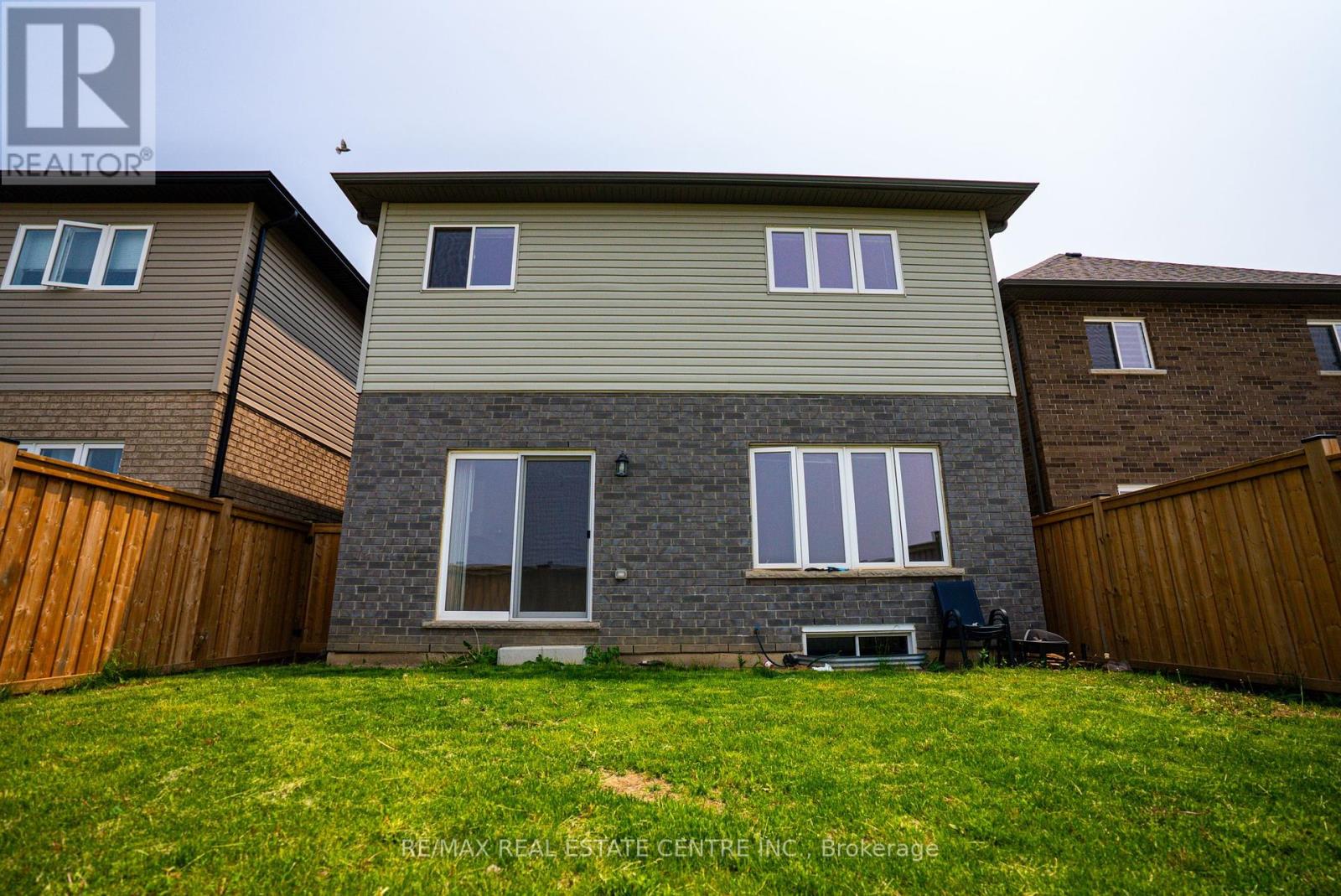 56 Rockledge Drive, Hamilton, Ontario  L0R 1P0 - Photo 32 - X12338526
