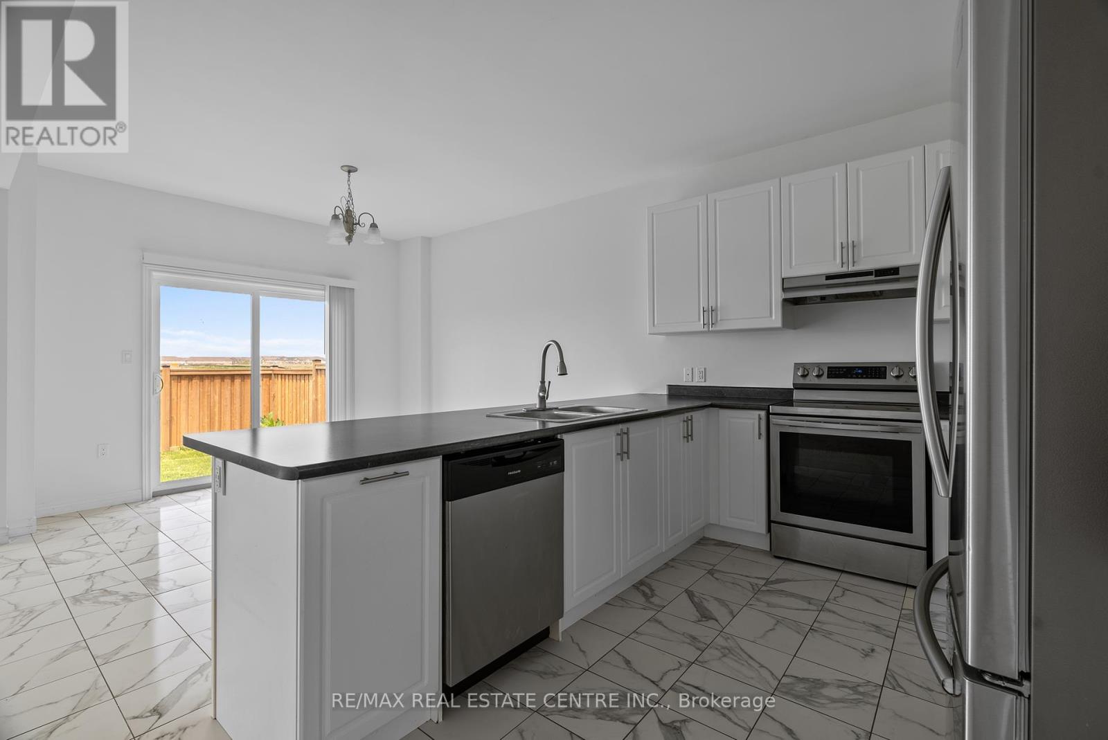 56 Rockledge Drive, Hamilton, Ontario  L0R 1P0 - Photo 7 - X12338526