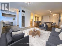 706 - 3000 Bathurst Street, Toronto (Englemount-Lawrence), Ca