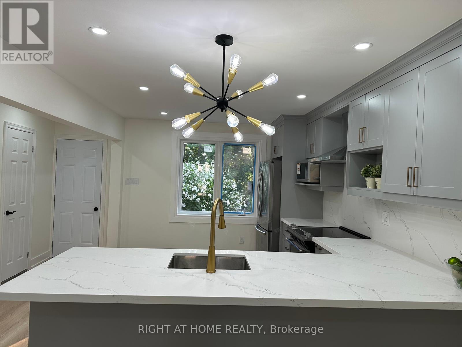 210 Dearborn Avenue, Oshawa (O'neill), Ontario  L1G 4Z4 - Photo 10 - E12338561