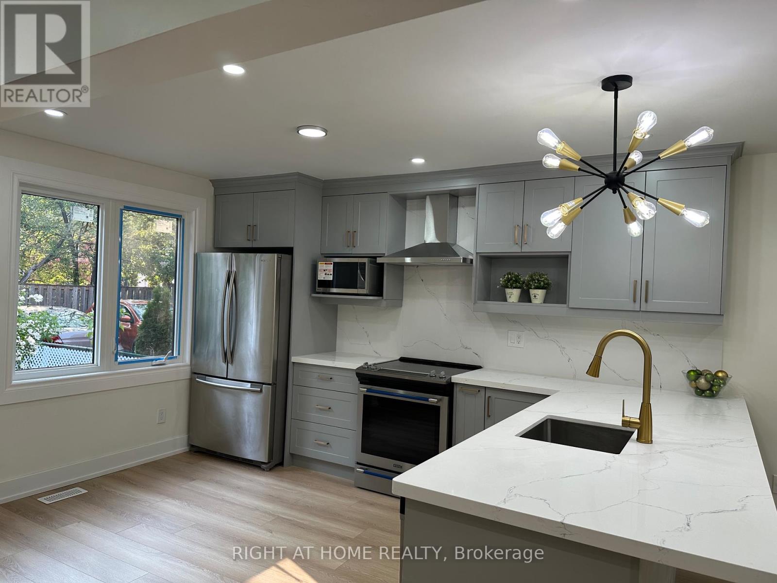 210 Dearborn Avenue, Oshawa (O'neill), Ontario  L1G 4Z4 - Photo 11 - E12338561