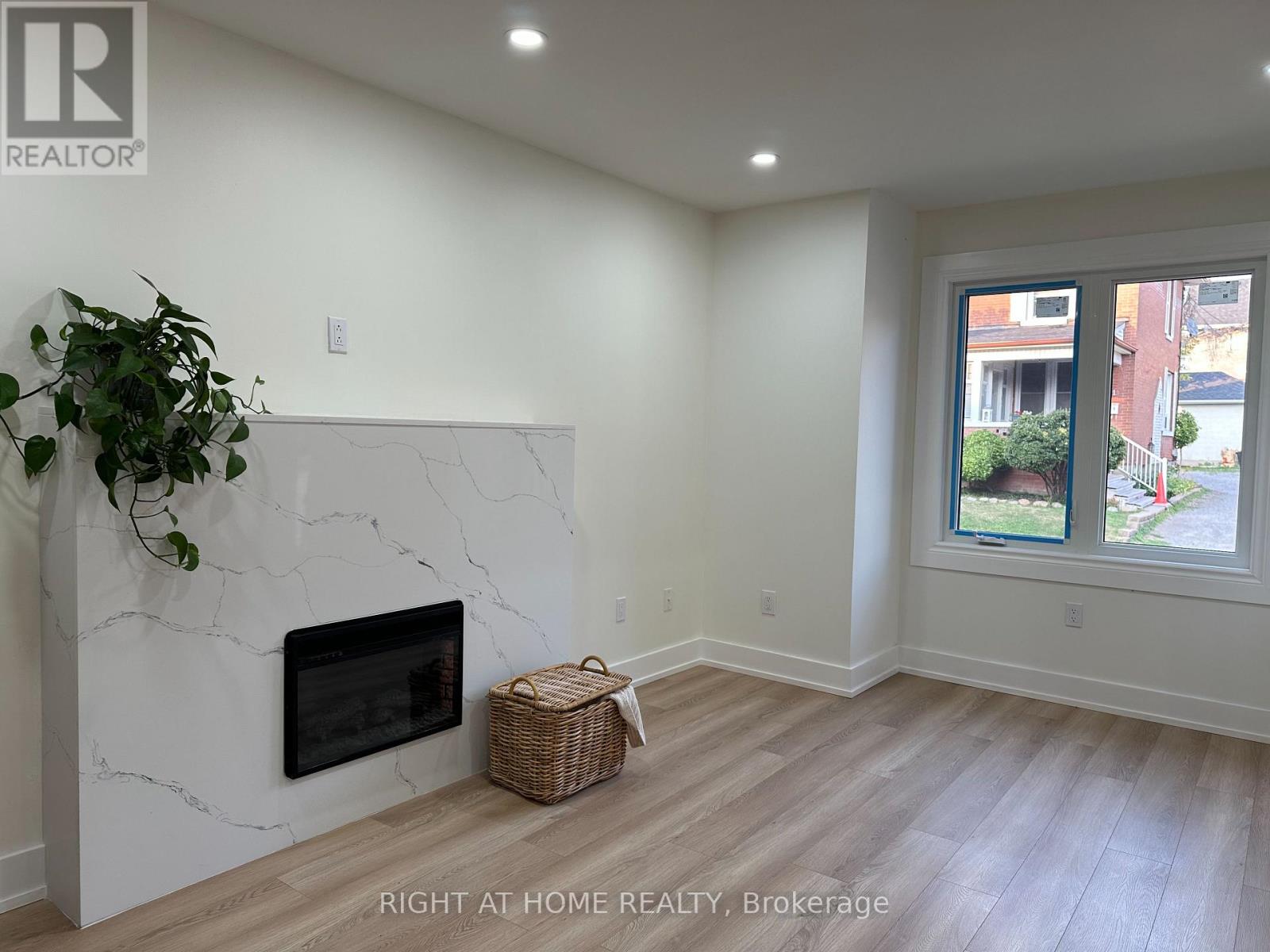 210 Dearborn Avenue, Oshawa (O'neill), Ontario  L1G 4Z4 - Photo 19 - E12338561