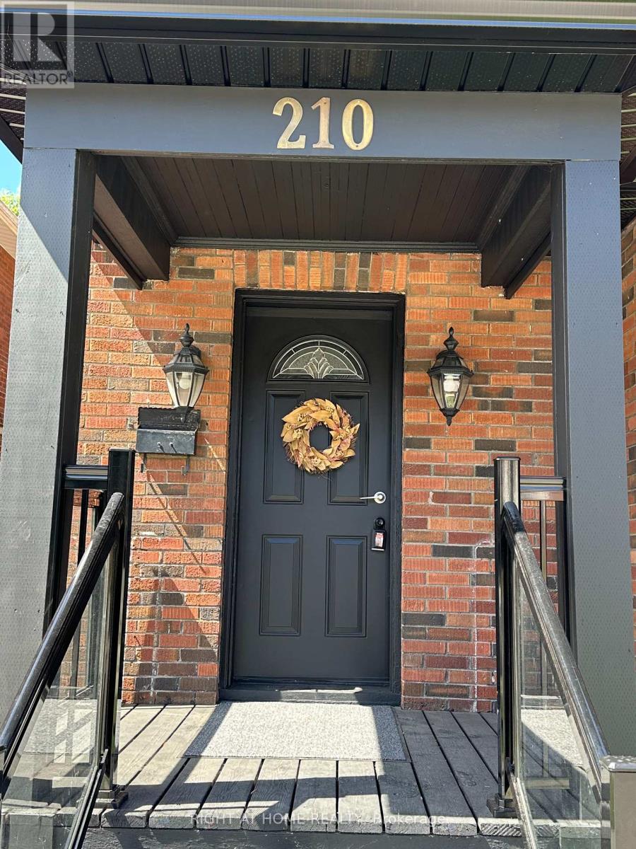 210 Dearborn Avenue, Oshawa (O'neill), Ontario  L1G 4Z4 - Photo 2 - E12338561