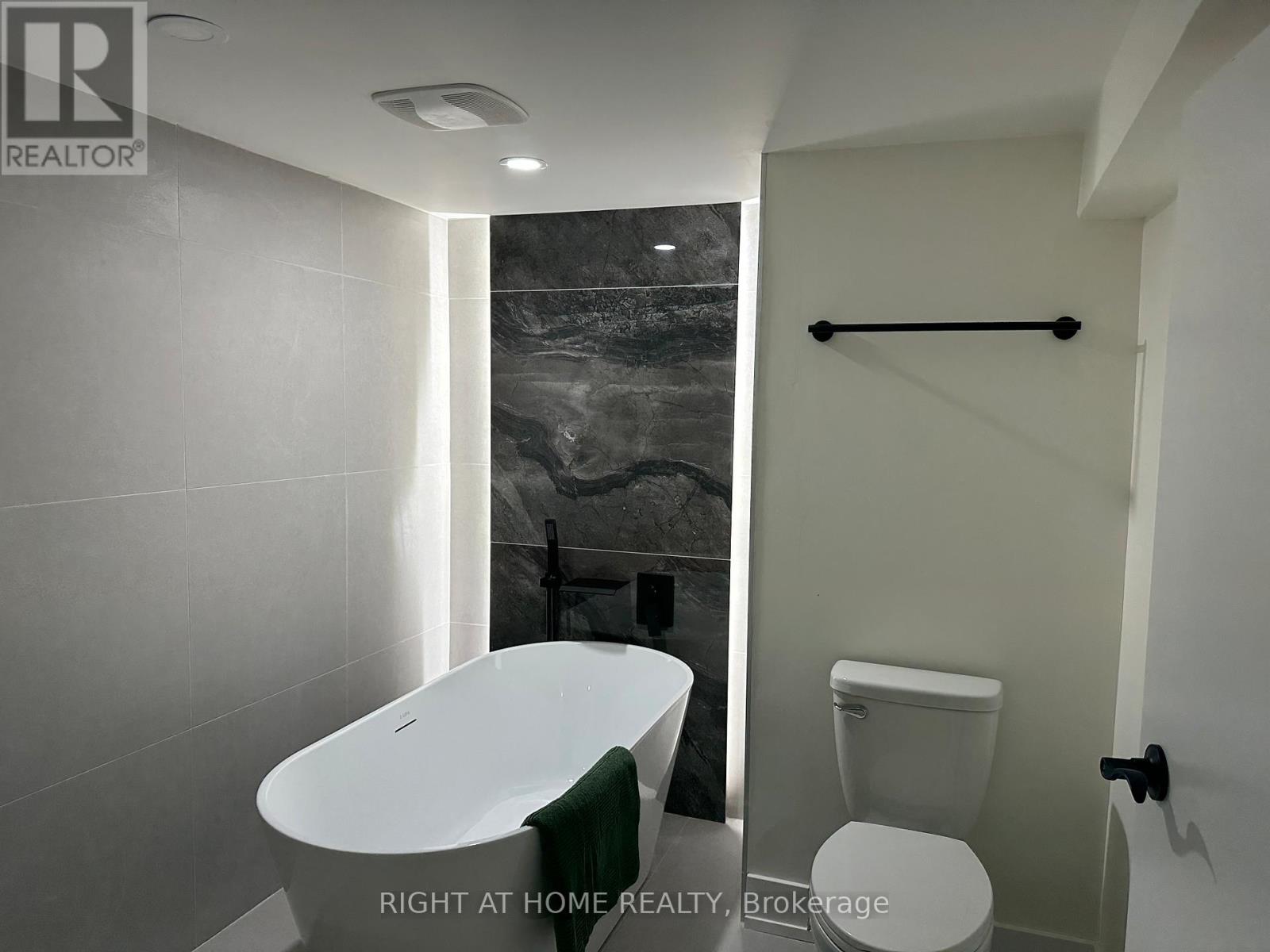 210 Dearborn Avenue, Oshawa (O'neill), Ontario  L1G 4Z4 - Photo 30 - E12338561