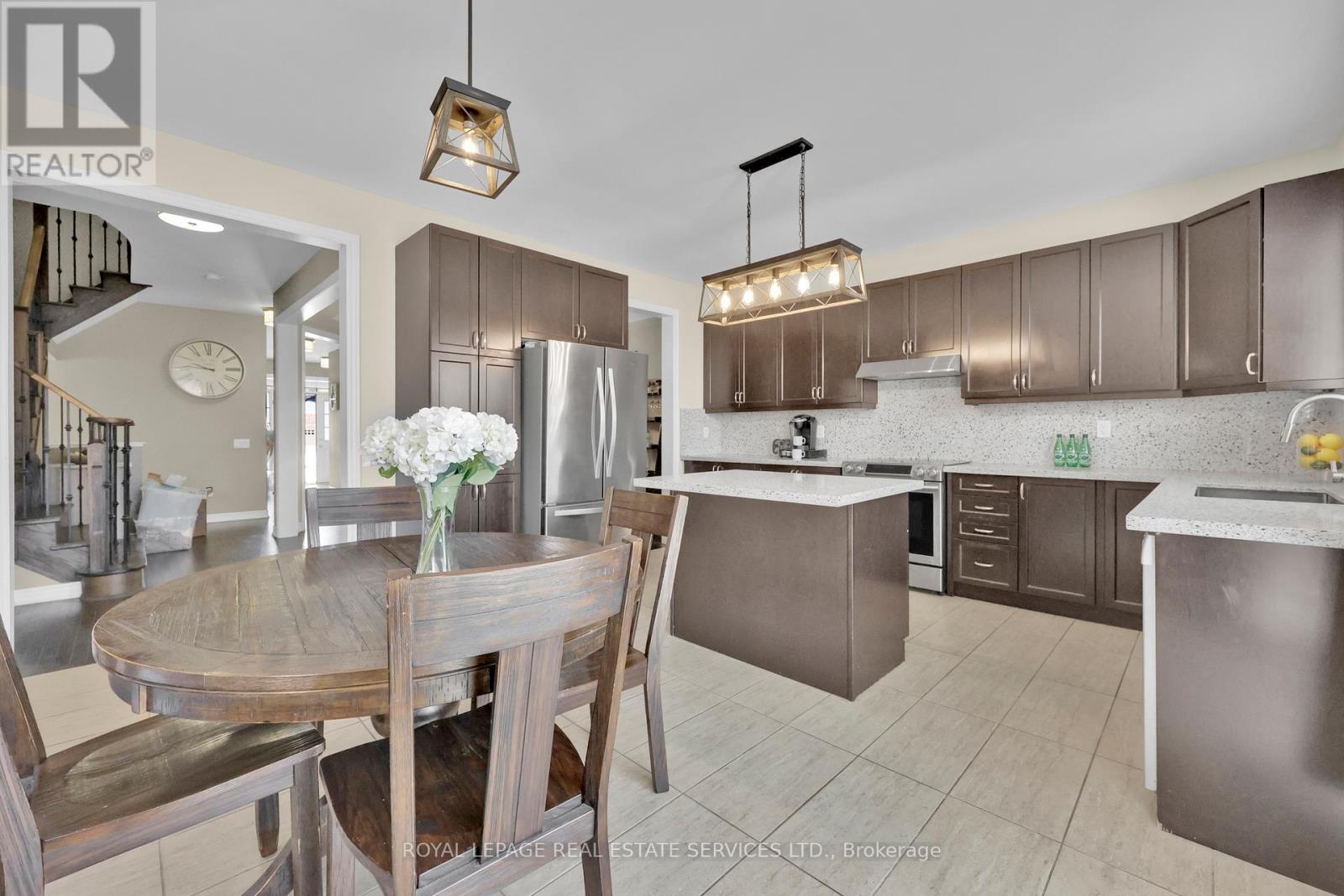 60 Valleyway Drive, Brampton, Ontario  L6X 5G1 - Photo 11 - W12338548