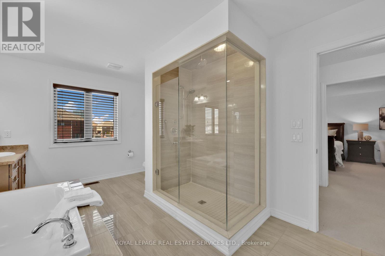 60 Valleyway Drive, Brampton, Ontario  L6X 5G1 - Photo 22 - W12338548
