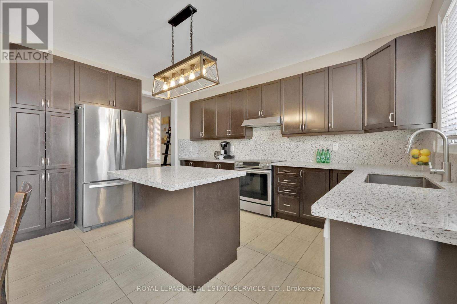 60 Valleyway Drive, Brampton, Ontario  L6X 5G1 - Photo 9 - W12338548