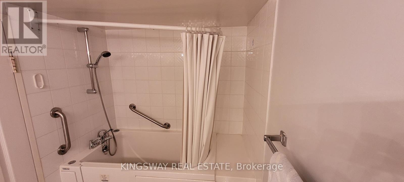 306 - 1155 Bough Beeches Boulevard, Mississauga, Ontario  L4W 4N2 - Photo 12 - W12338552
