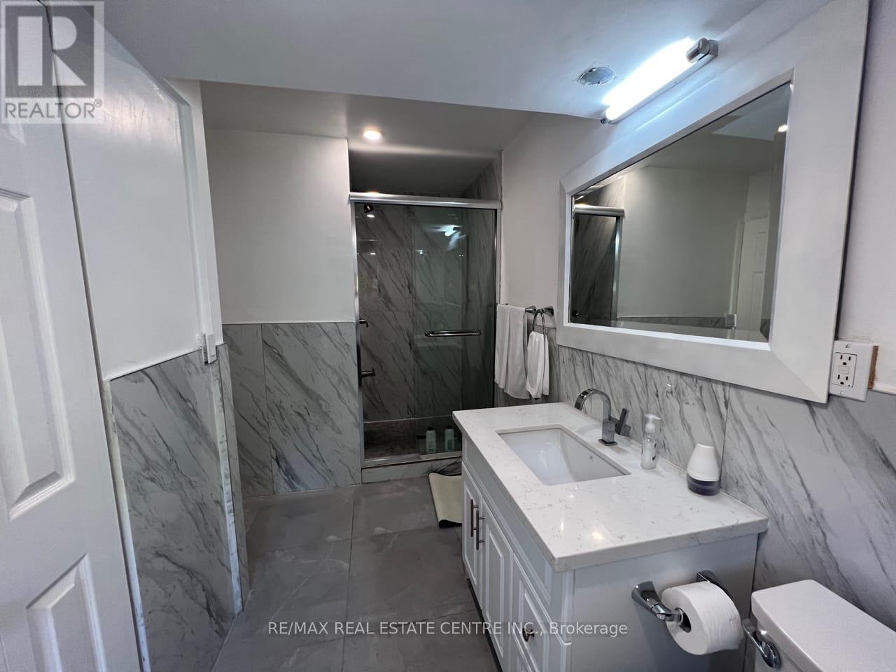37 1/2 Cumberland Street, St. Catharines, Ontario  L2M 1E4 - Photo 12 - X12338568