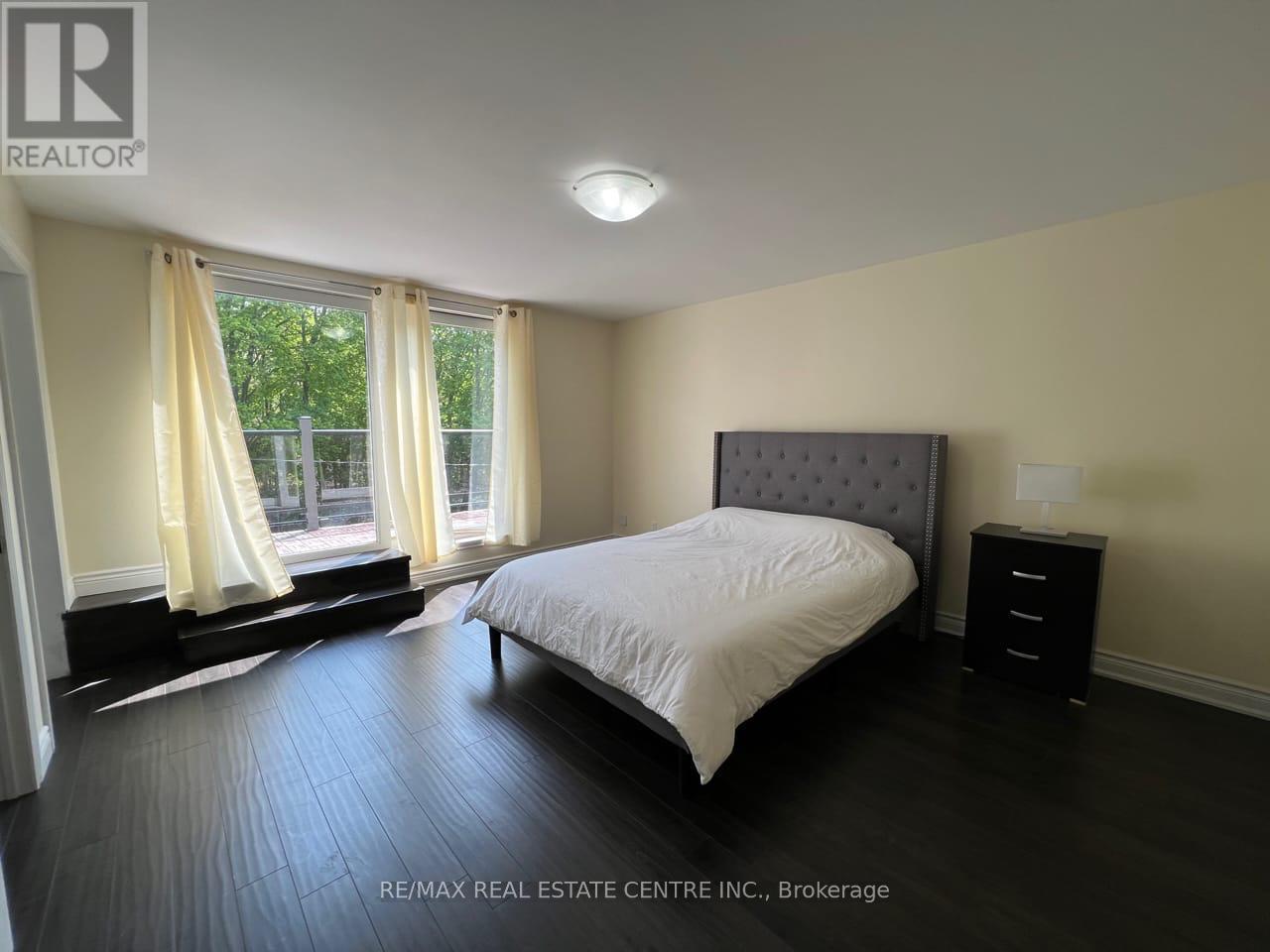 37 1/2 Cumberland Street, St. Catharines, Ontario  L2M 1E4 - Photo 13 - X12338568