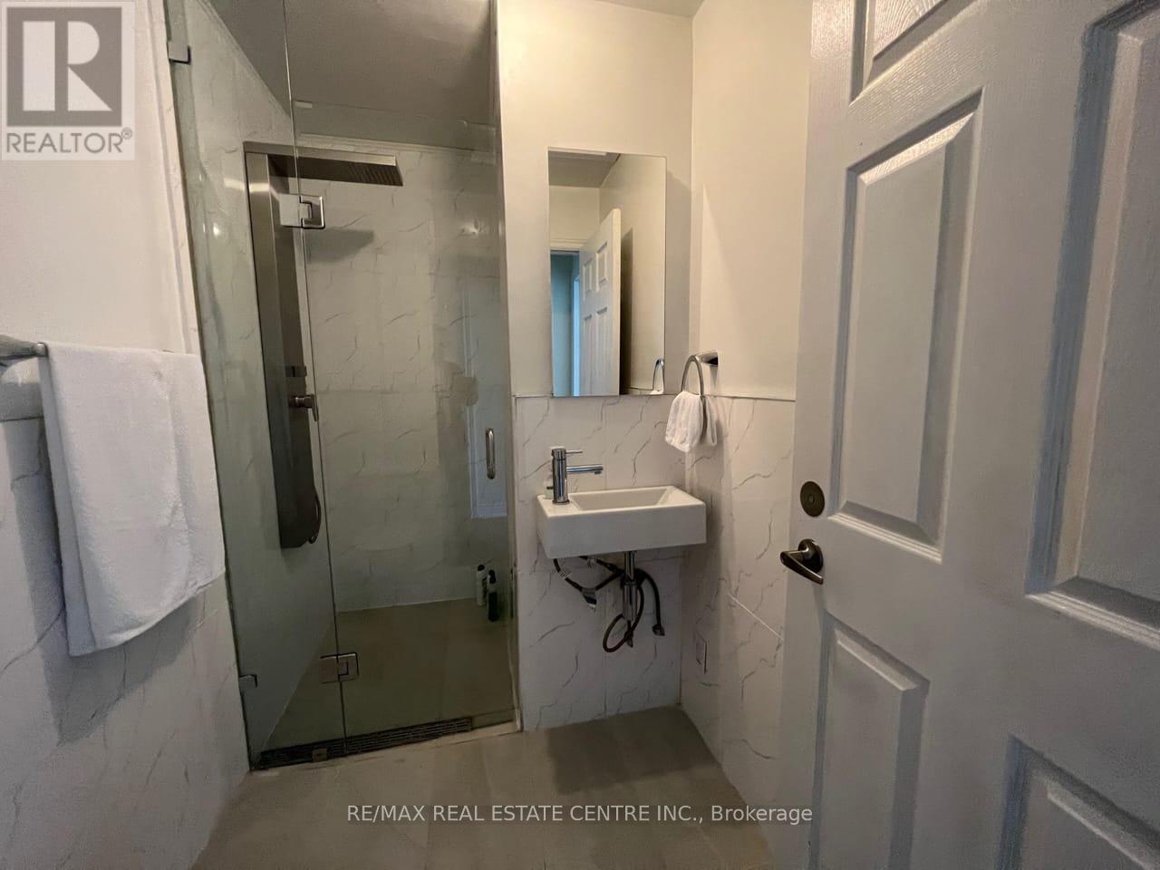 37 1/2 Cumberland Street, St. Catharines, Ontario  L2M 1E4 - Photo 19 - X12338568