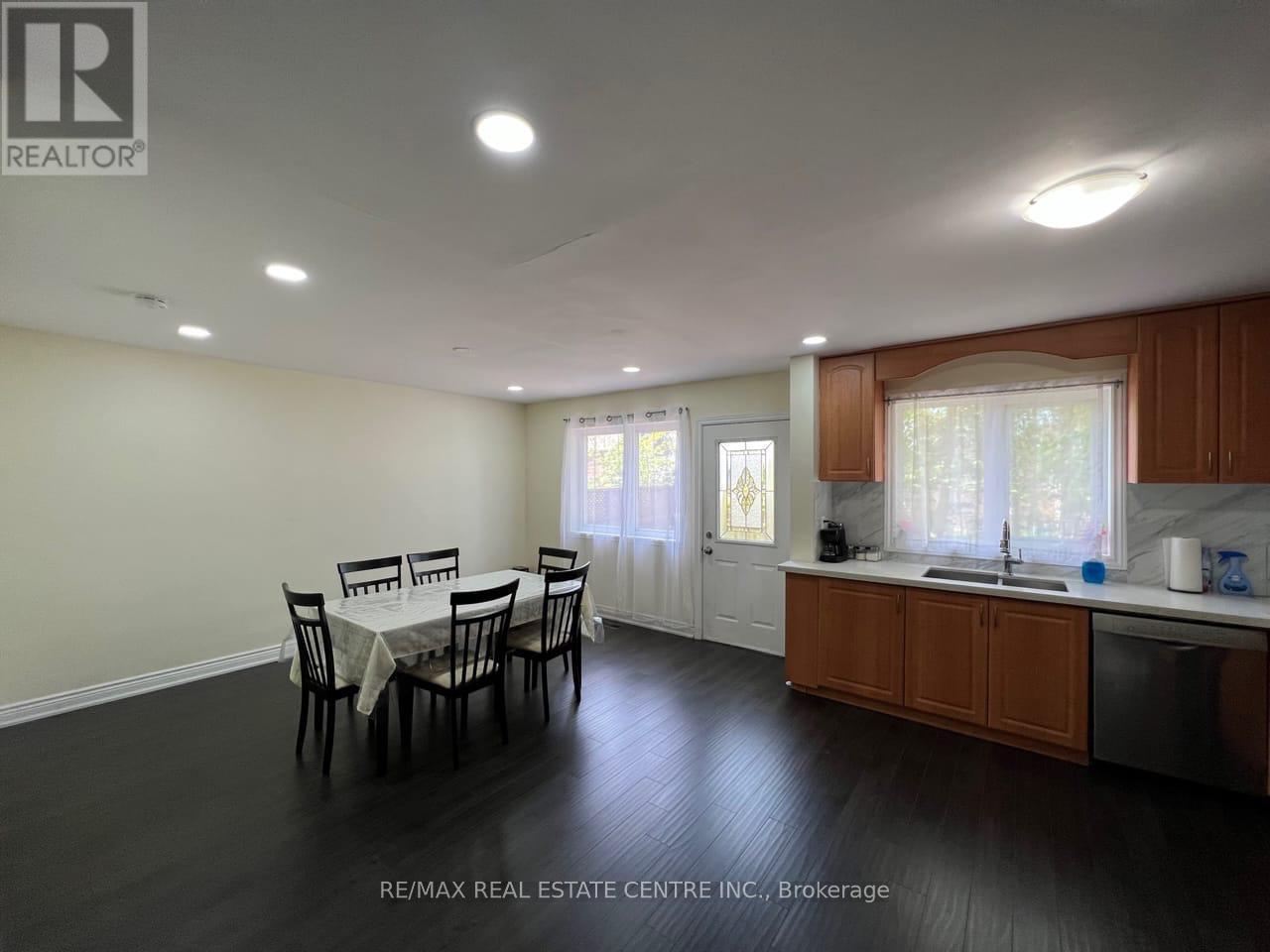 37 1/2 Cumberland Street, St. Catharines, Ontario  L2M 1E4 - Photo 3 - X12338568
