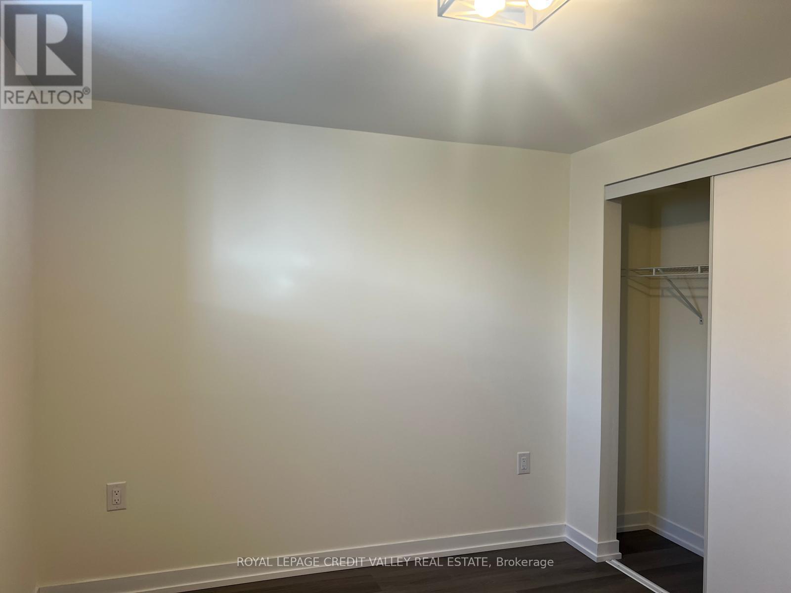4 Lafleur Court, Brampton, Ontario  L6Y 3L8 - Photo 10 - W12338585