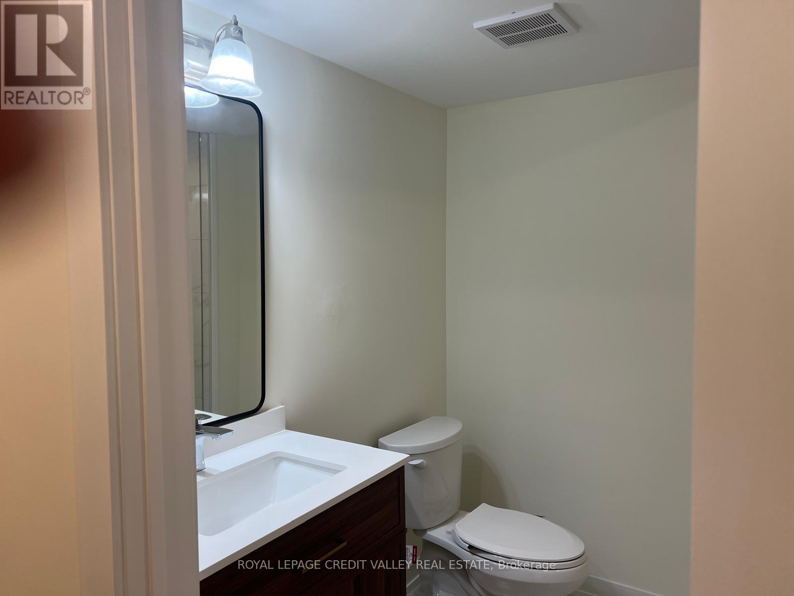 4 Lafleur Court, Brampton, Ontario  L6Y 3L8 - Photo 12 - W12338585