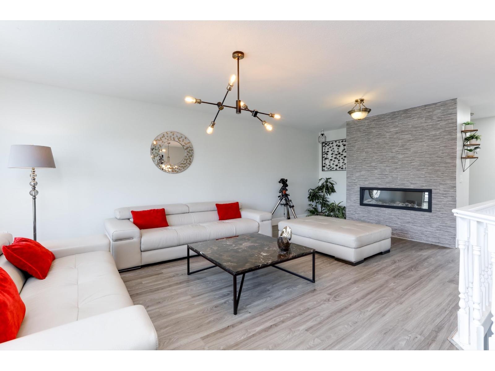 7565 123a Street, Surrey, British Columbia V3W 9P6 - Photo 1 - R3022996