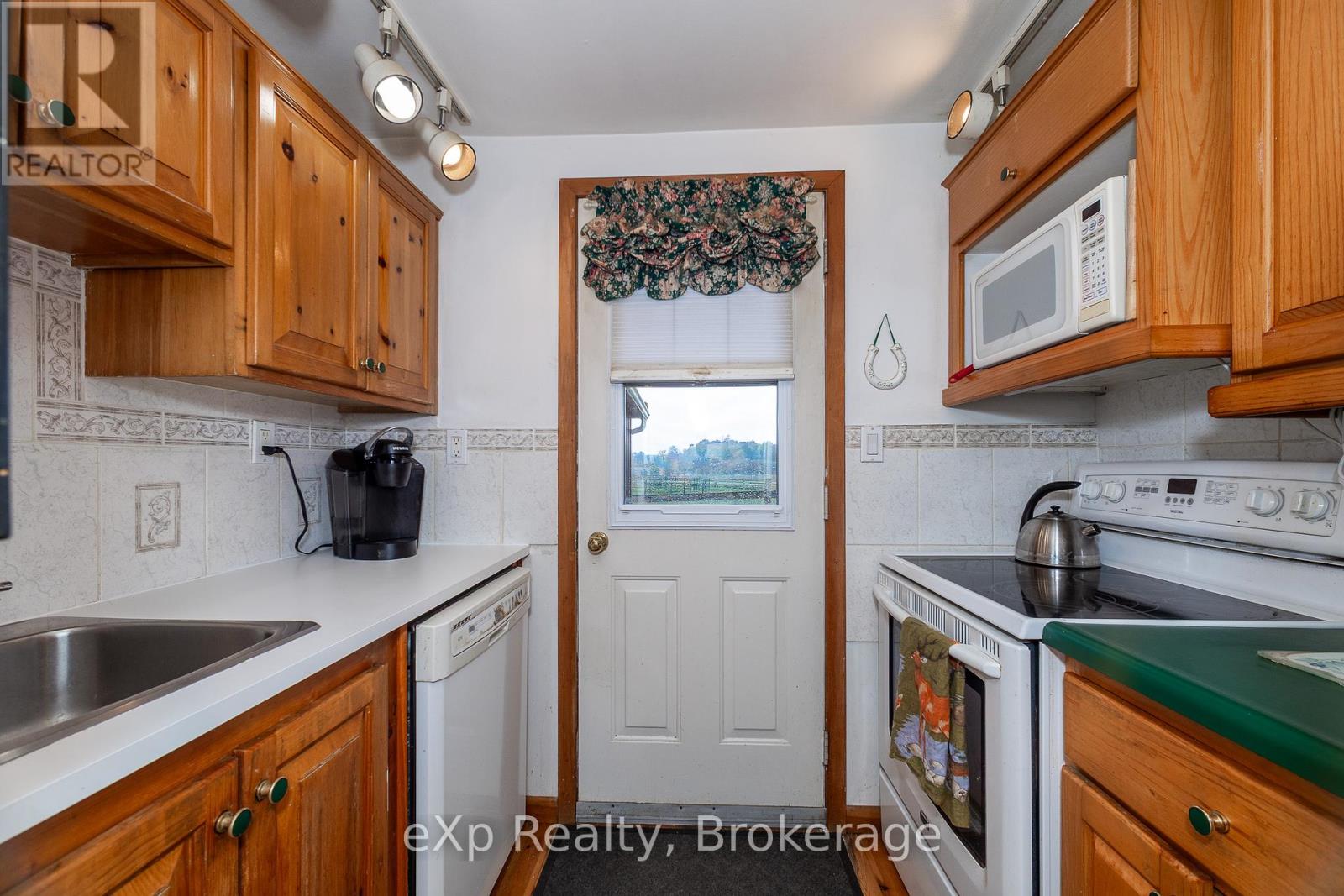 116826 Grey Road 3, Chatsworth, Ontario  N0H 1K0 - Photo 6 - X12338667