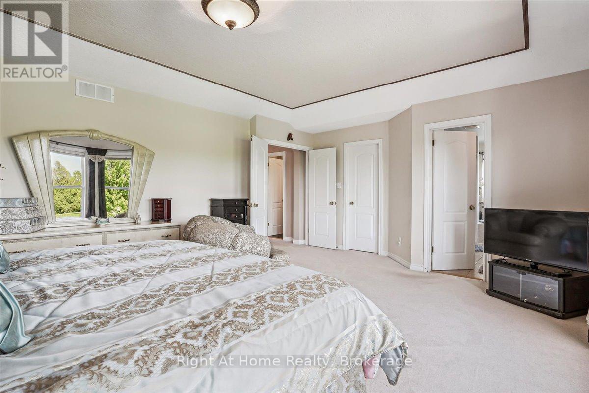 122 Hawkswood Drive, Kitchener, Ontario  N2K 4J4 - Photo 22 - X12338673