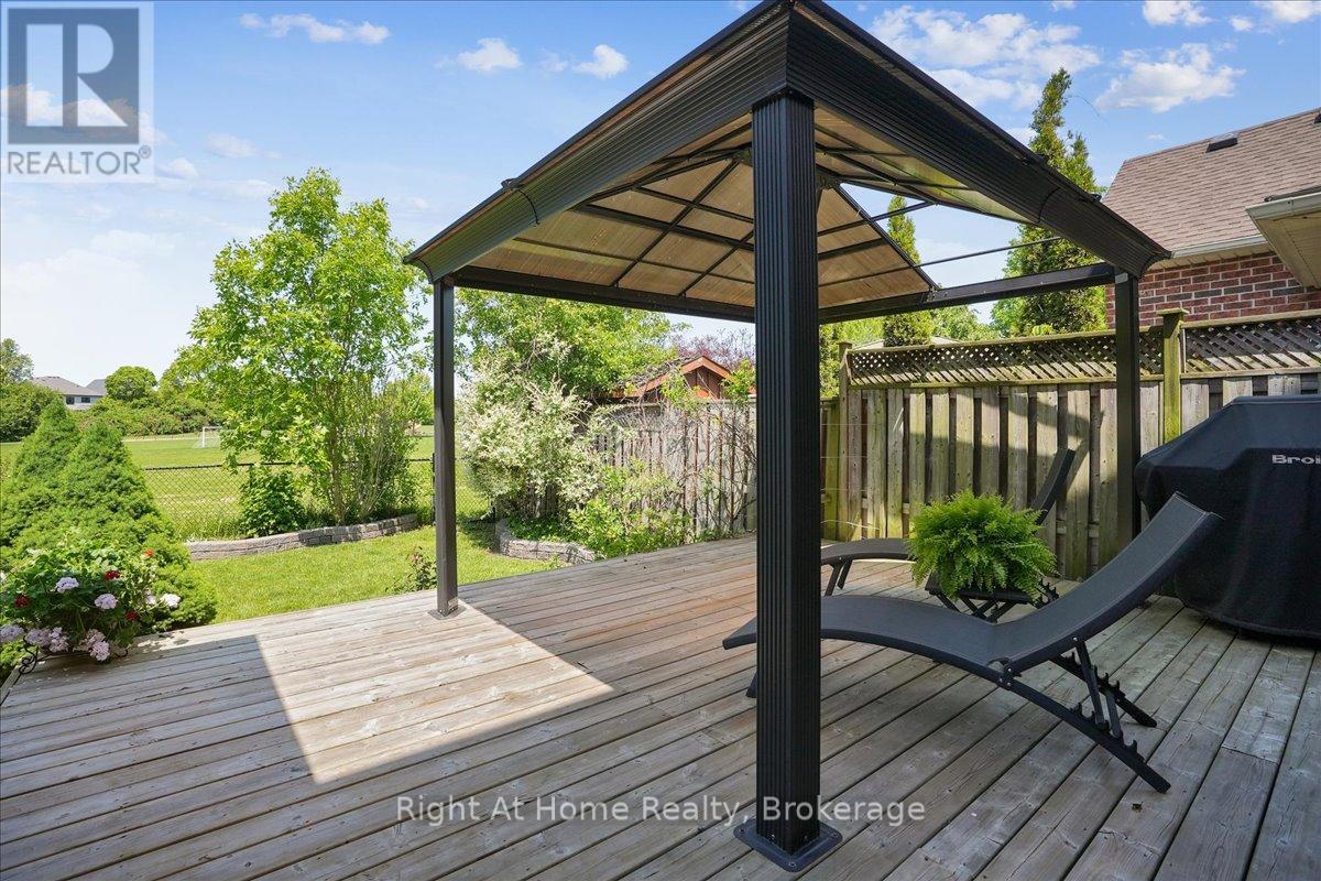 122 Hawkswood Drive, Kitchener, Ontario  N2K 4J4 - Photo 33 - X12338673