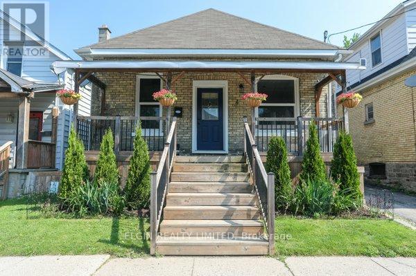4 Antrim Street, St. Thomas, Ontario  N5P 1S3 - Photo 1 - X12338698