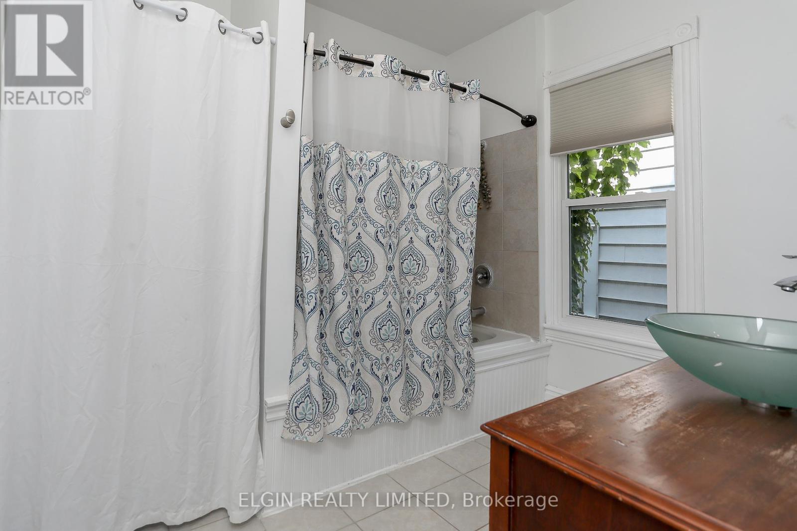 4 Antrim Street, St. Thomas, Ontario  N5P 1S3 - Photo 15 - X12338698