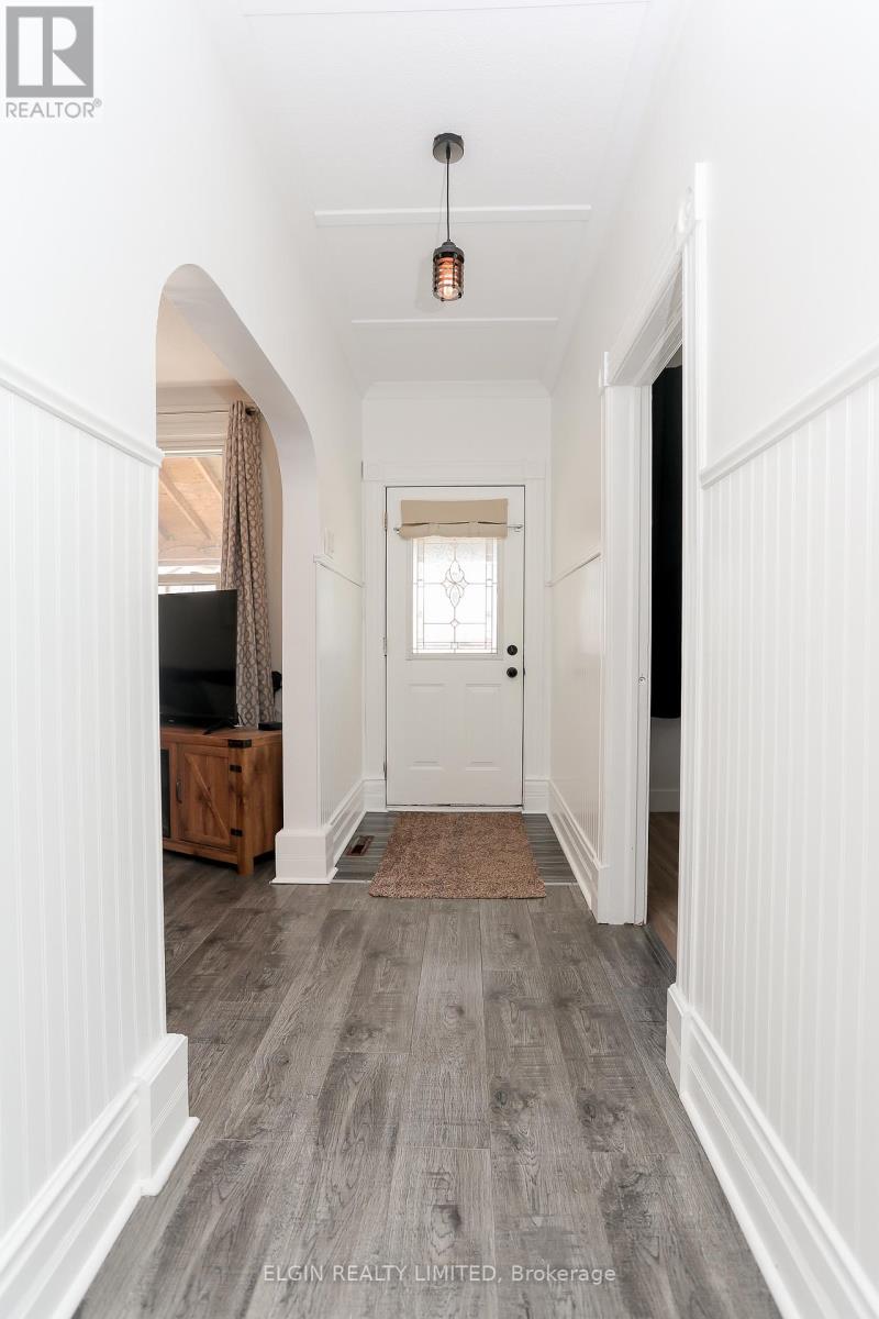 4 Antrim Street, St. Thomas, Ontario  N5P 1S3 - Photo 4 - X12338698