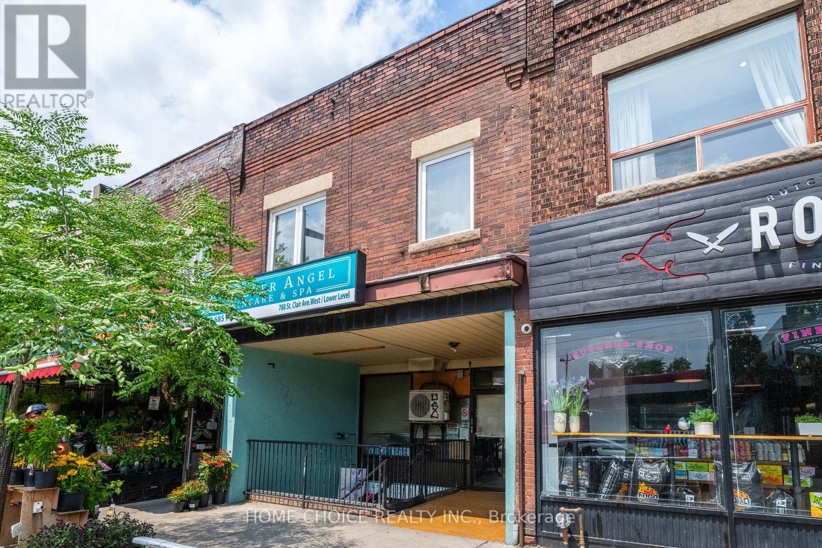 788 St.clair Avenue W, Toronto, Ontario  M6C 1B6 - Photo 3 - C12338704