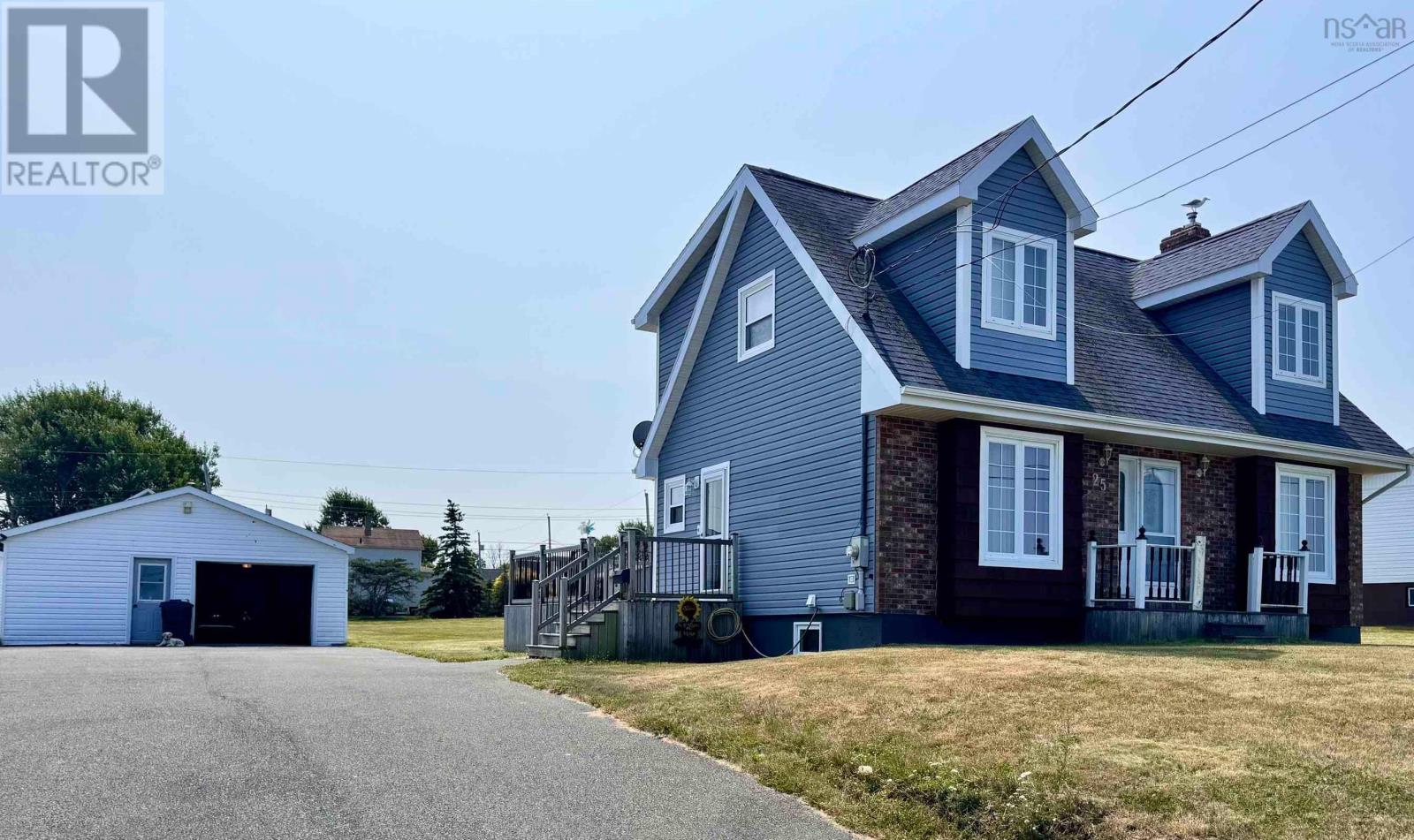 25 Roost Street, Glace Bay, Nova Scotia  B1A 5K1 - Photo 1 - 202520303