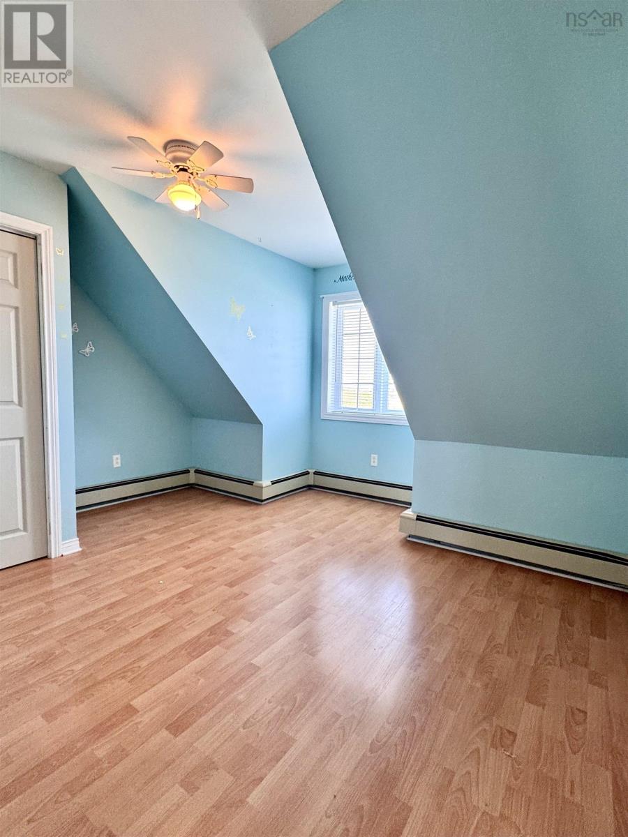 25 Roost Street, Glace Bay, Nova Scotia  B1A 5K1 - Photo 11 - 202520303
