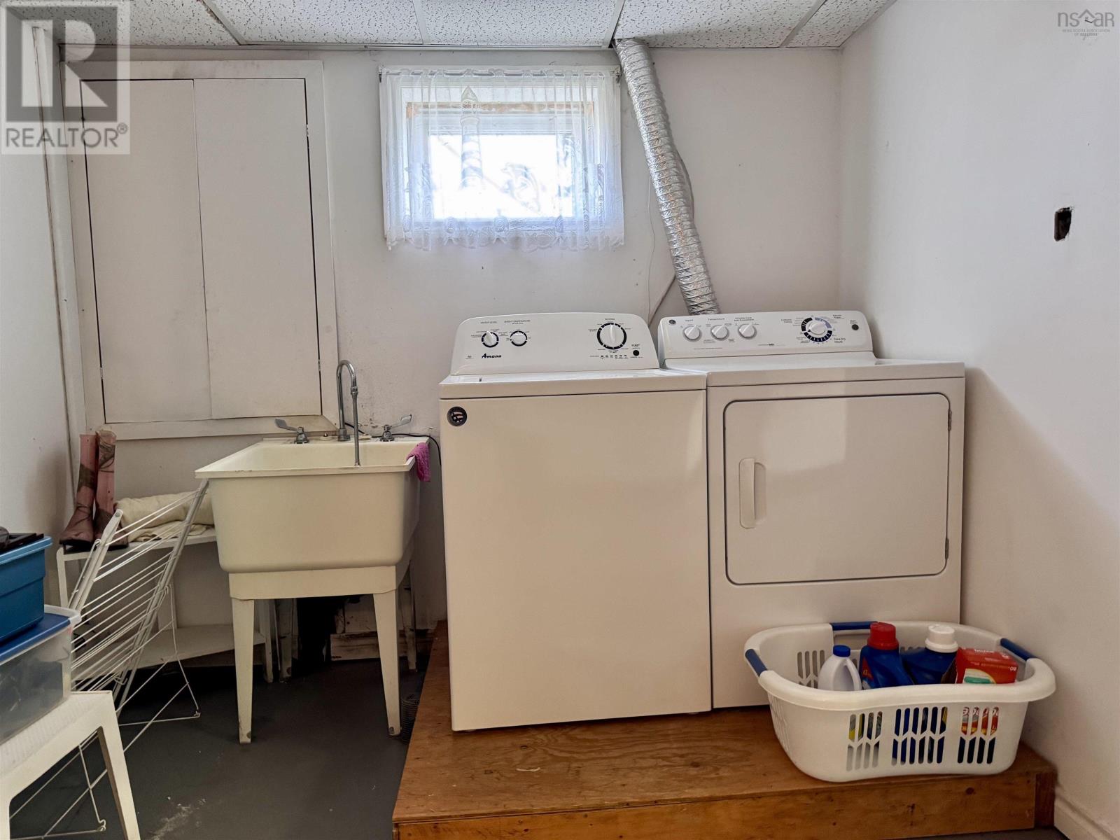 25 Roost Street, Glace Bay, Nova Scotia  B1A 5K1 - Photo 22 - 202520303