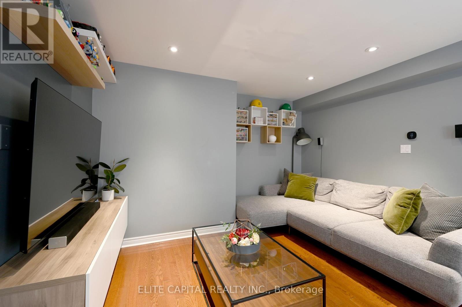 Property at 41 BRAHM COURT image 5