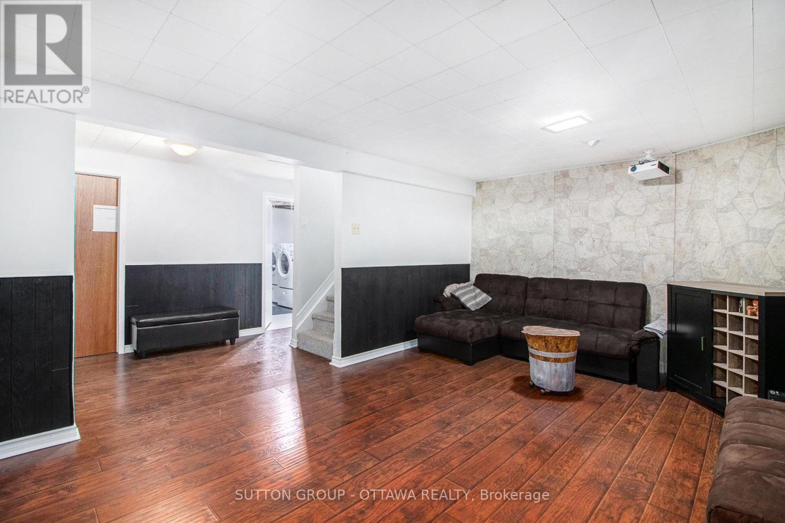 848 Borland Drive, Ottawa, Ontario  K1E 1X5 - Photo 16 - X12338670