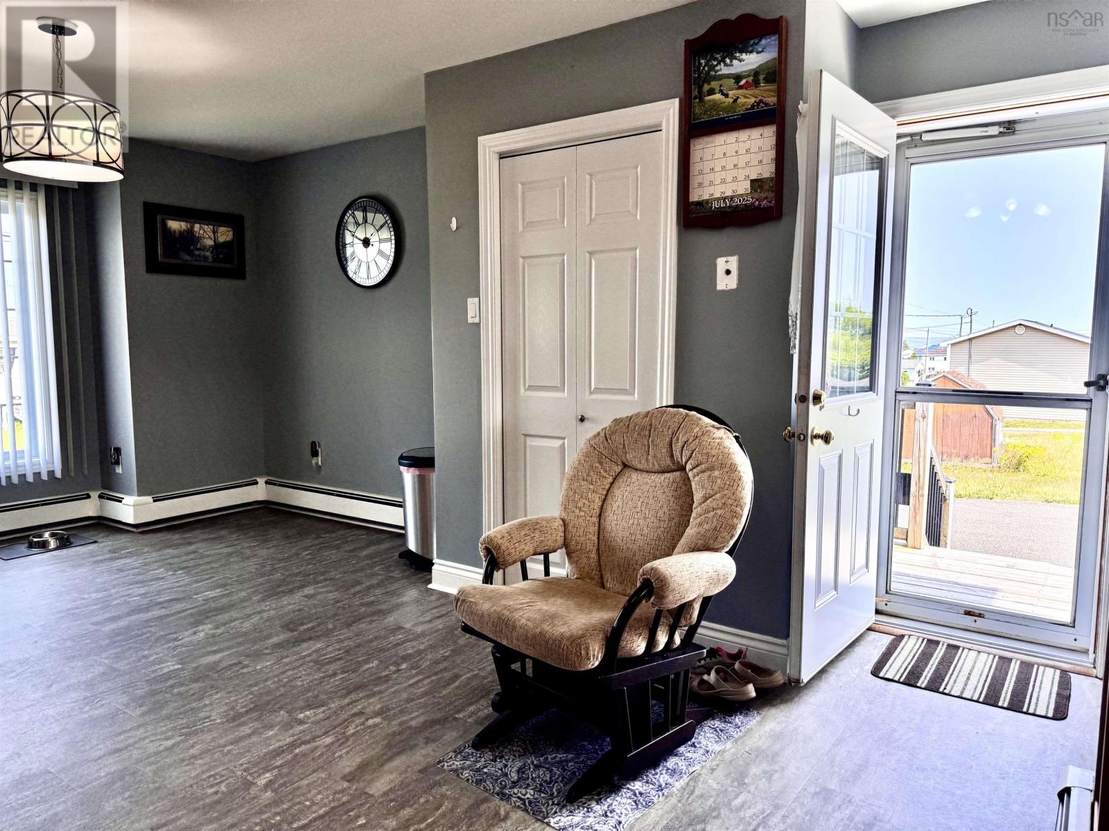 25 Roost Street, Glace Bay, Nova Scotia  B1A 5K1 - Photo 5 - 202520303