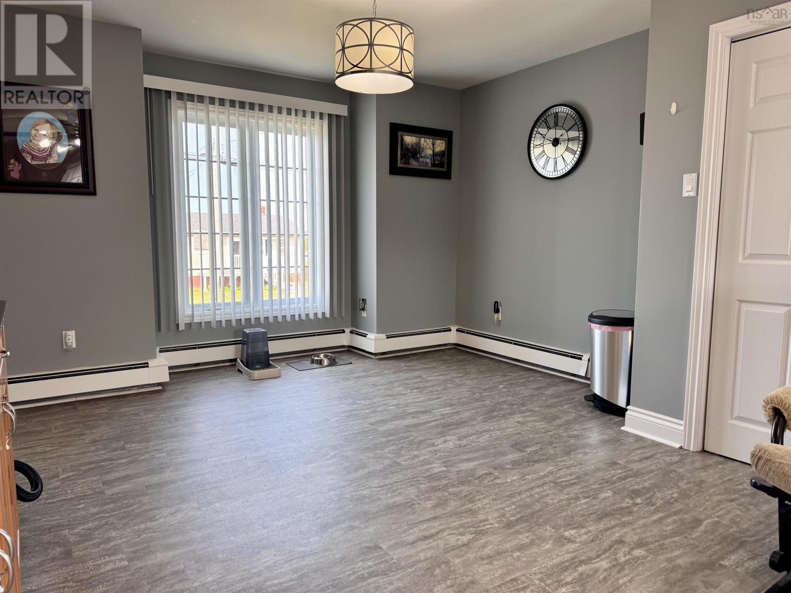 25 Roost Street, Glace Bay, Nova Scotia  B1A 5K1 - Photo 6 - 202520303