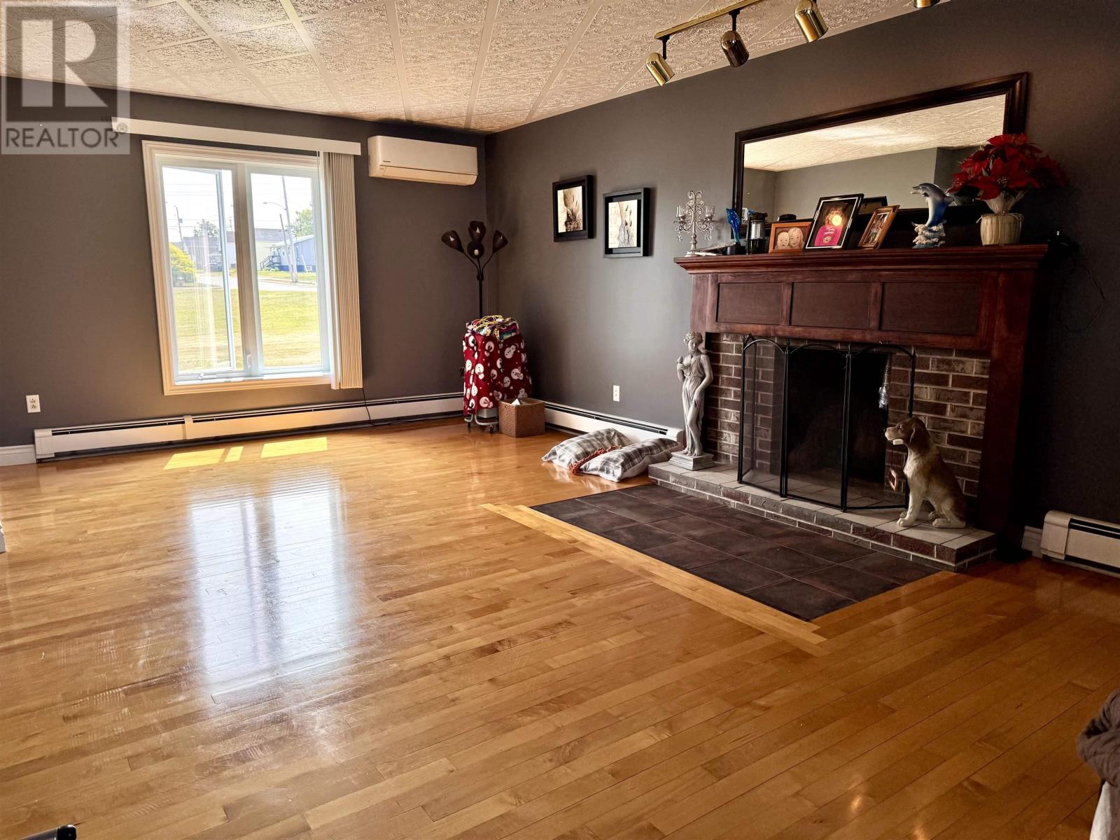 25 Roost Street, Glace Bay, Nova Scotia  B1A 5K1 - Photo 8 - 202520303