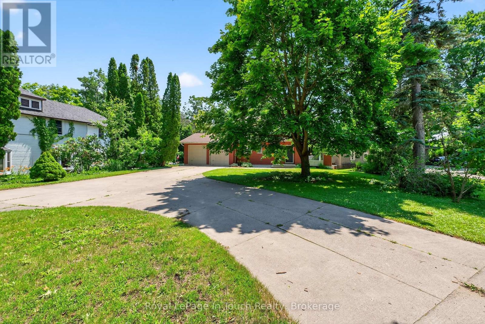 56 Robert Street E, Penetanguishene, Ontario  L9M 1K7 - Photo 29 - S12338722