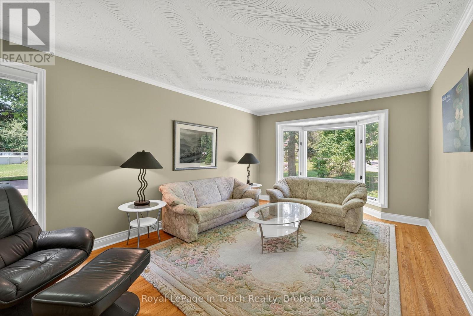 56 Robert Street E, Penetanguishene, Ontario  L9M 1K7 - Photo 5 - S12338722