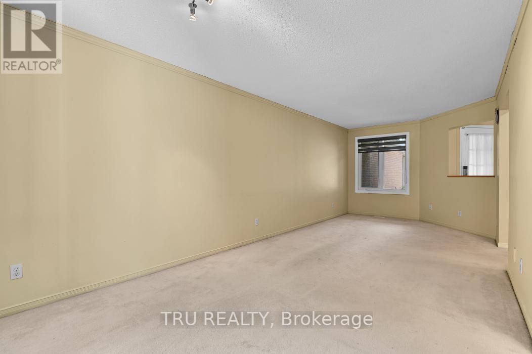 40 Baton Court, Ottawa, Ontario  K2L 4C8 - Photo 13 - X12338231
