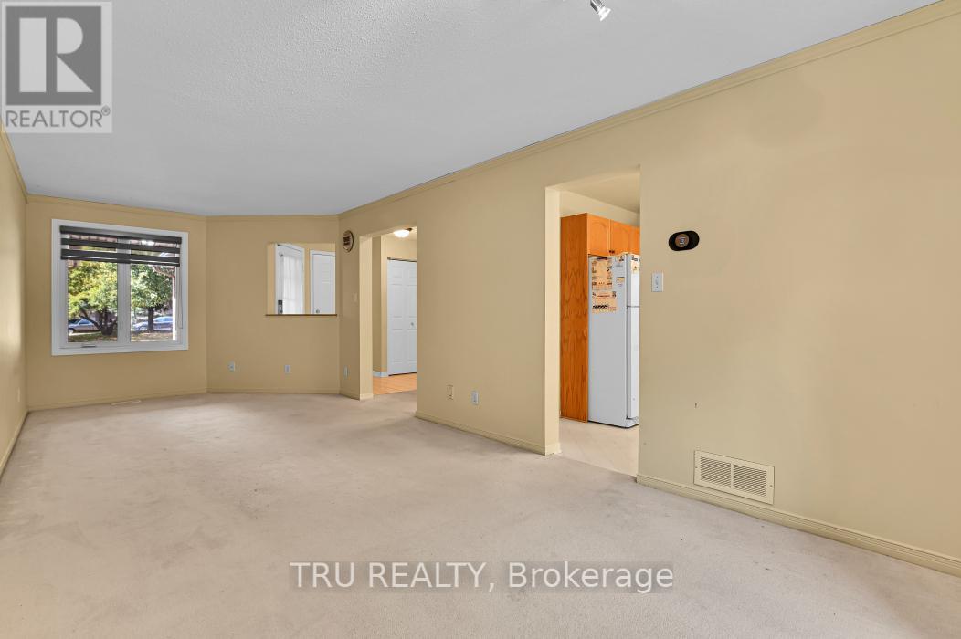 40 Baton Court, Ottawa, Ontario  K2L 4C8 - Photo 14 - X12338231