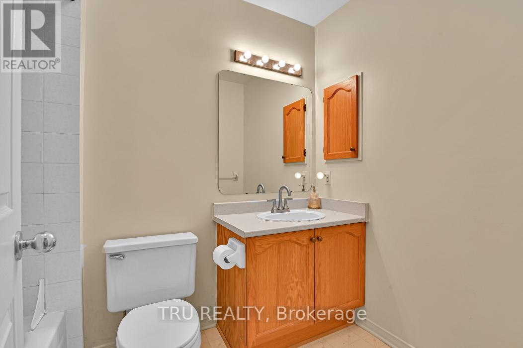 40 Baton Court, Ottawa, Ontario  K2L 4C8 - Photo 25 - X12338231