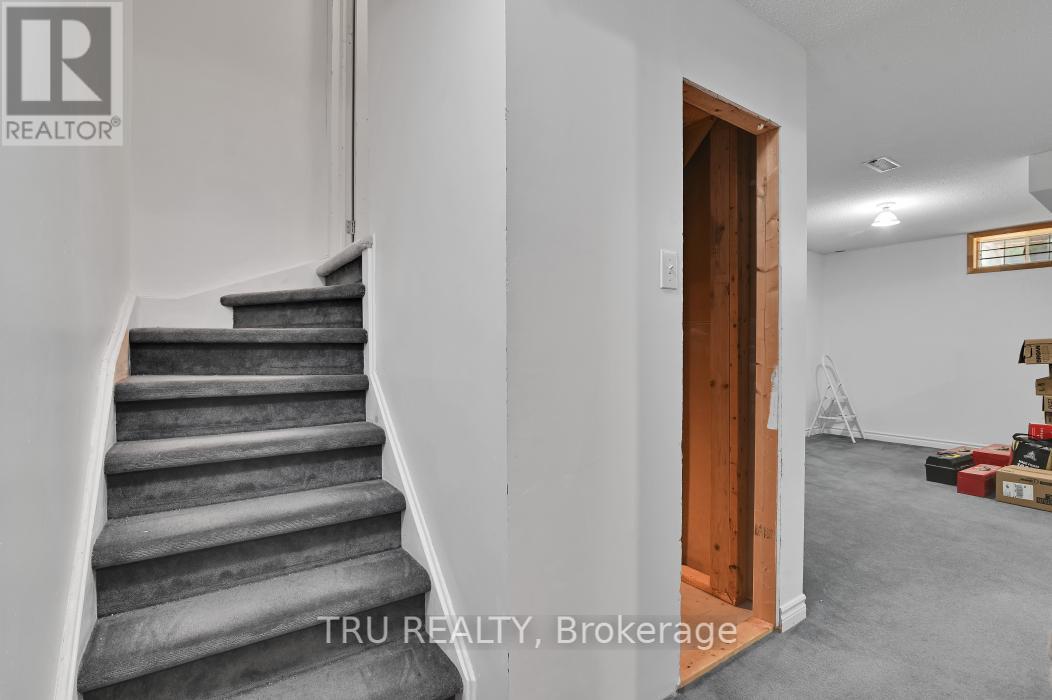 40 Baton Court, Ottawa, Ontario  K2L 4C8 - Photo 27 - X12338231