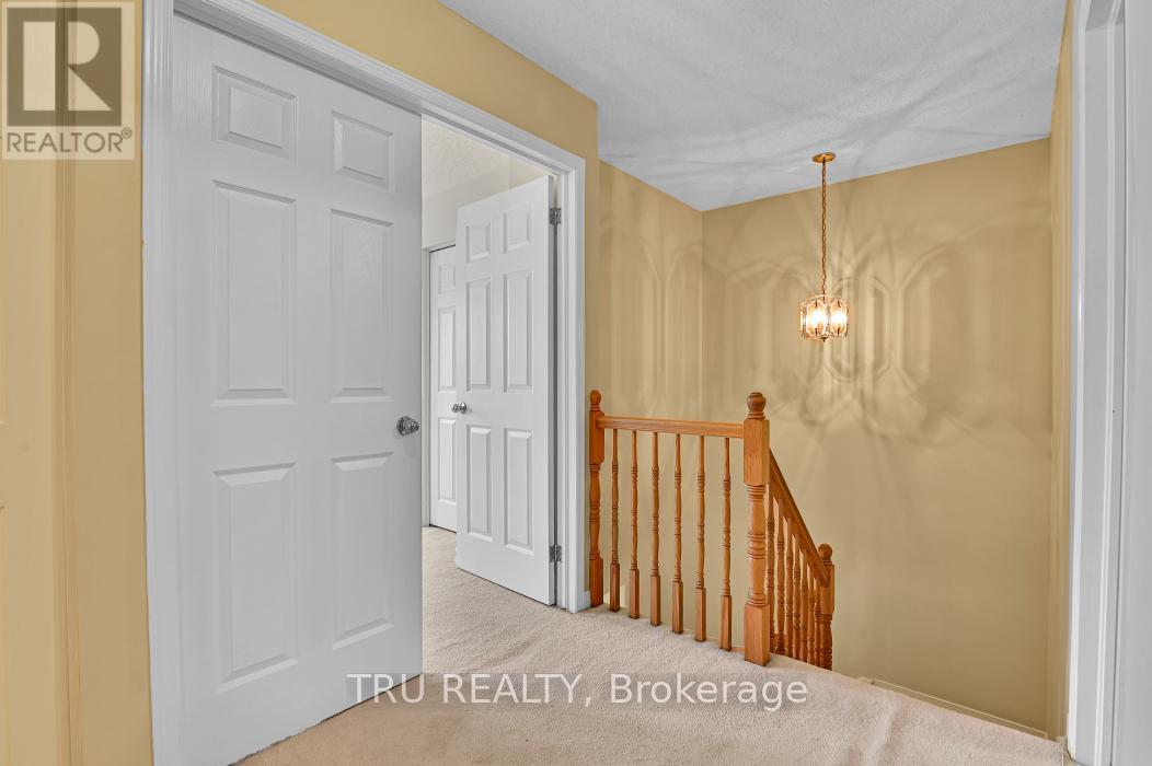 40 Baton Court, Ottawa, Ontario  K2L 4C8 - Photo 19 - X12338231