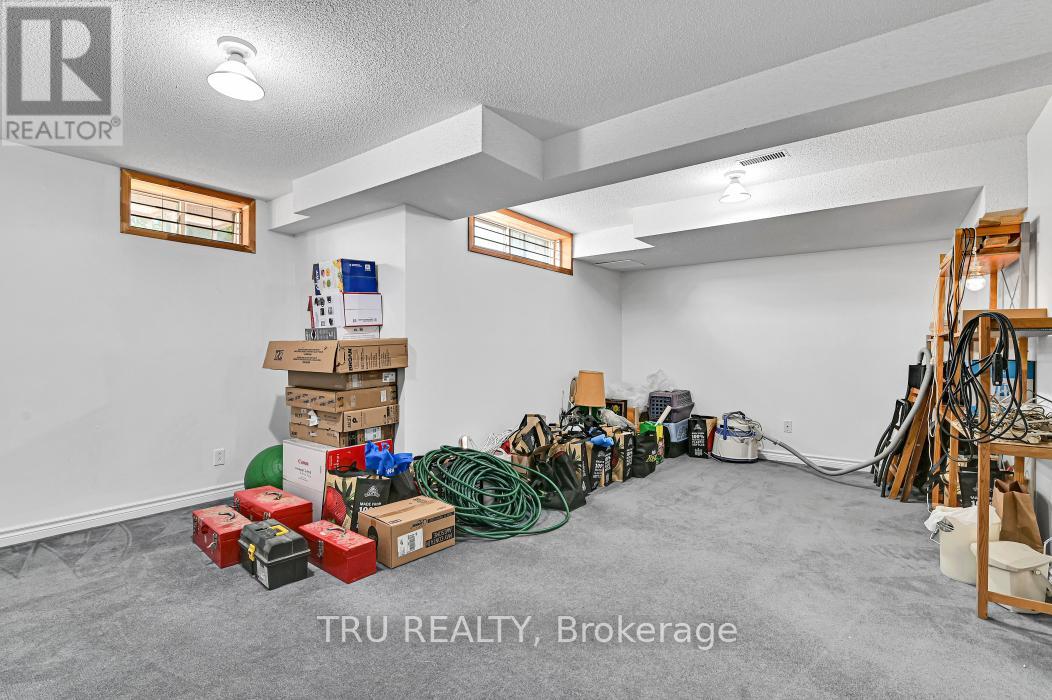 40 Baton Court, Ottawa, Ontario  K2L 4C8 - Photo 29 - X12338231