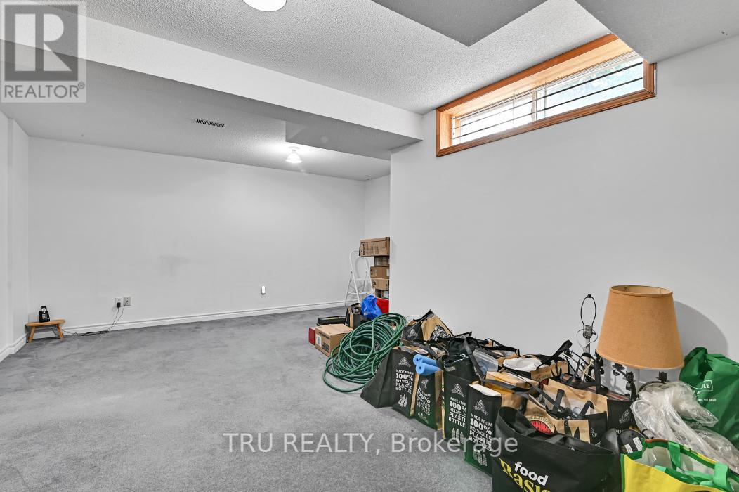 40 Baton Court, Ottawa, Ontario  K2L 4C8 - Photo 31 - X12338231