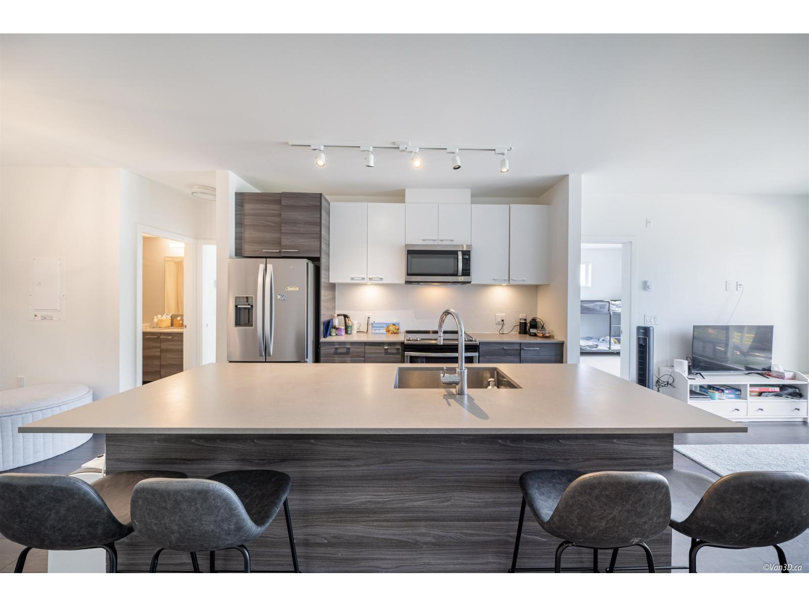 319 10581 140 Street, Surrey, British Columbia  V3T 0M7 - Photo 2 - R3036166