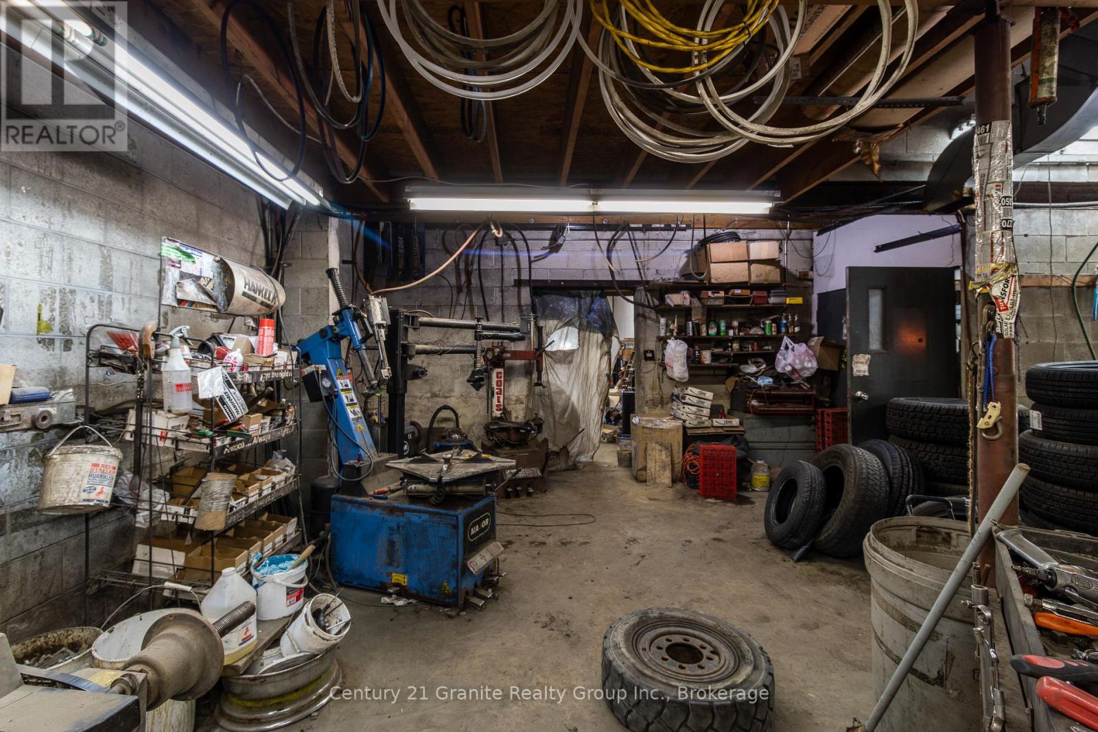 42 Highland Street, Dysart Et Al, Ontario  K0M 1S0 - Photo 11 - X12338768