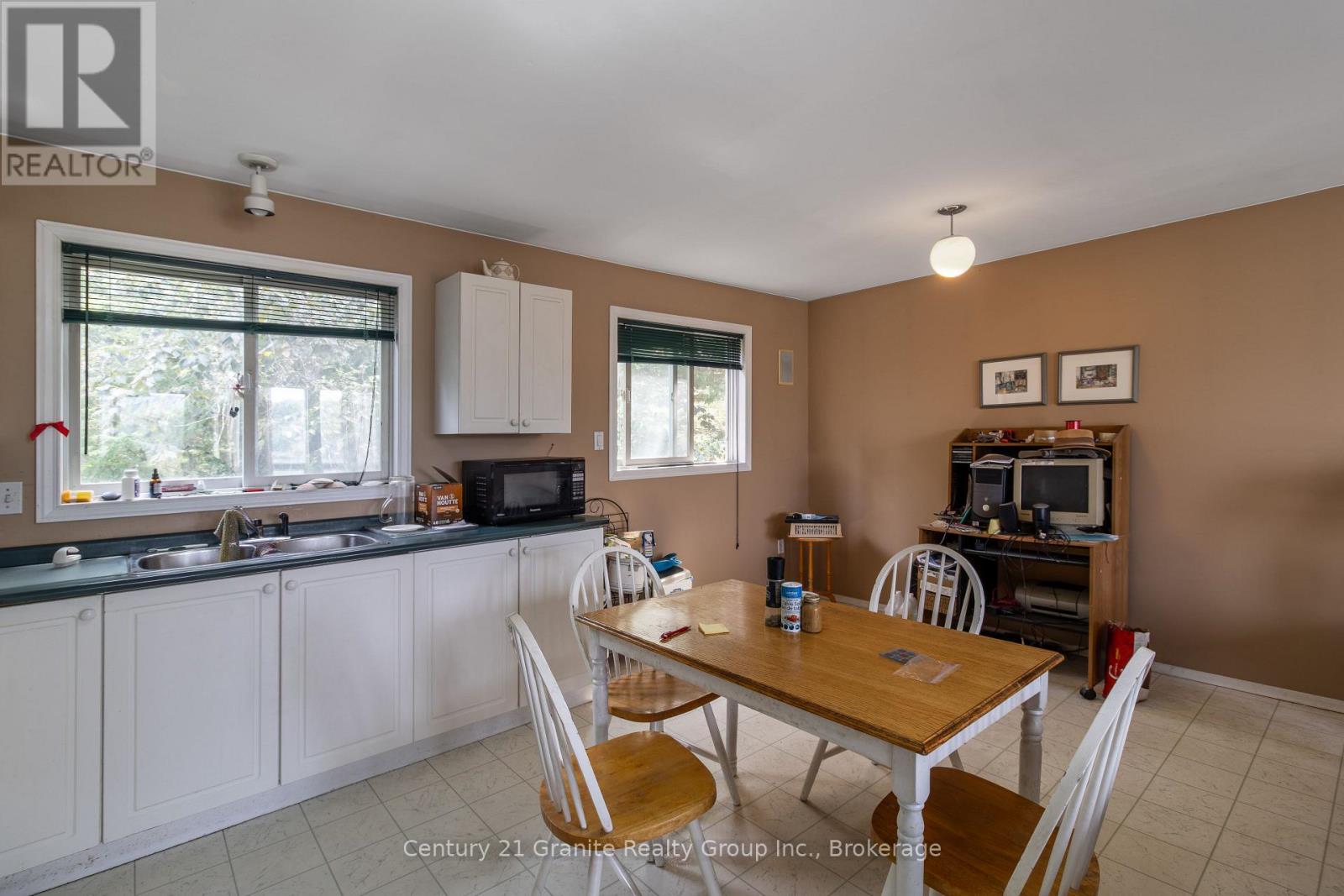 42 Highland Street, Dysart Et Al, Ontario  K0M 1S0 - Photo 21 - X12338768
